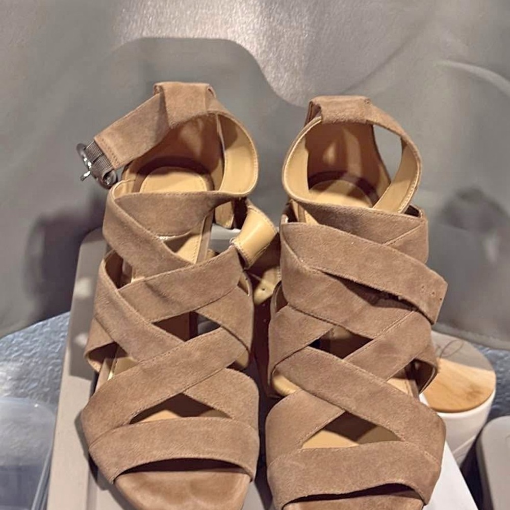 Elegant Tan Women's Sandals